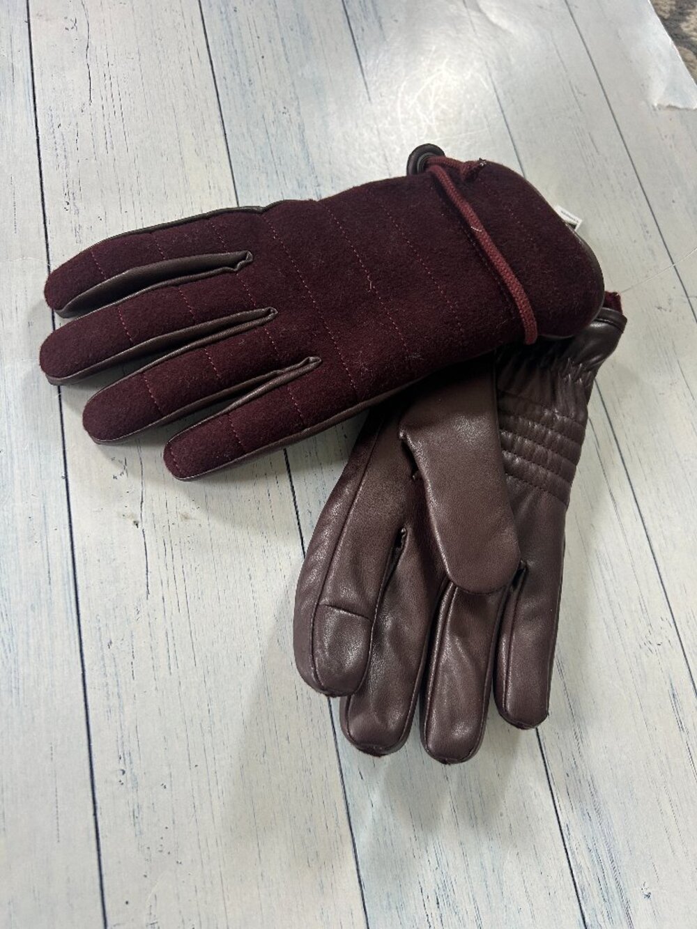 nwt EXPRESS leather tech compatible mens gloves one size